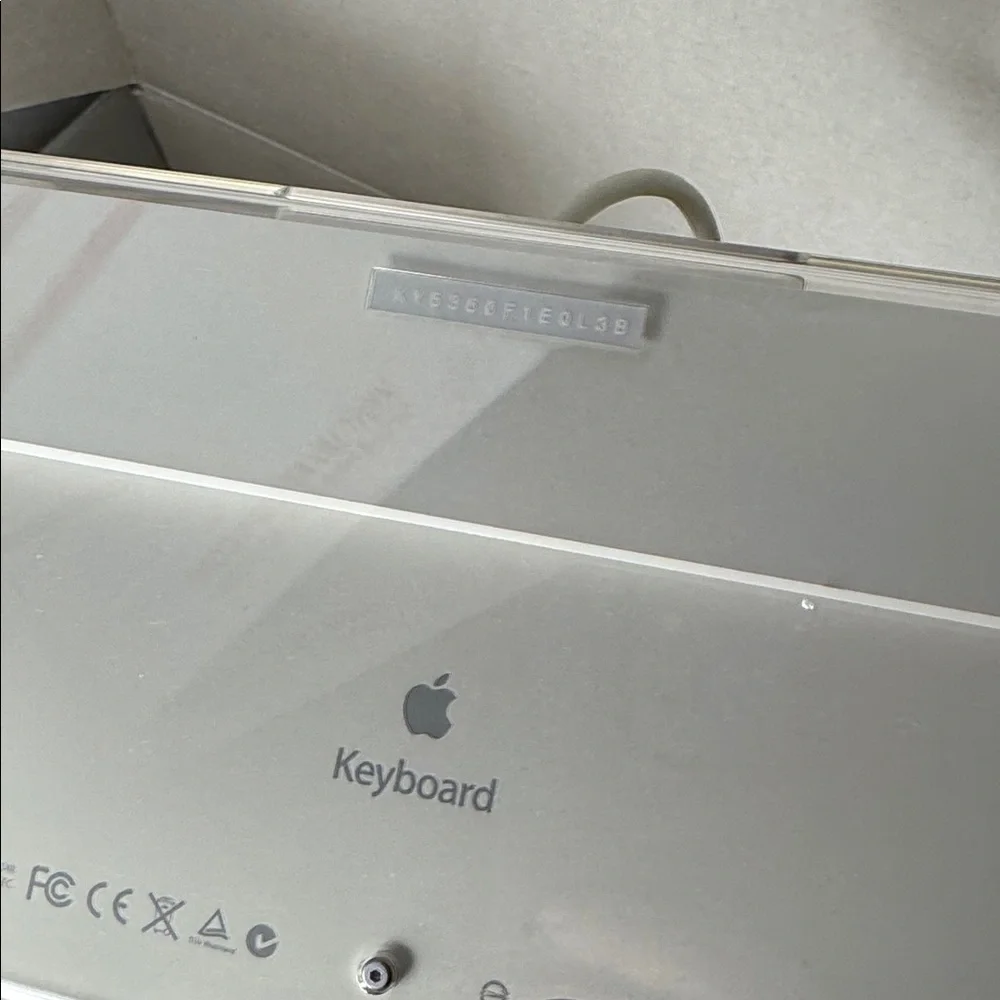 Retro Mac Apple White Clear Computer Keyboard USB Wired Cable with box